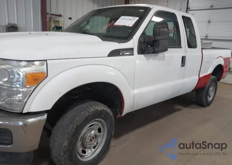 2015 Ford F-250 Xl z USA, uszkodzony, nr VIN 1FT7X2B65FEC90948